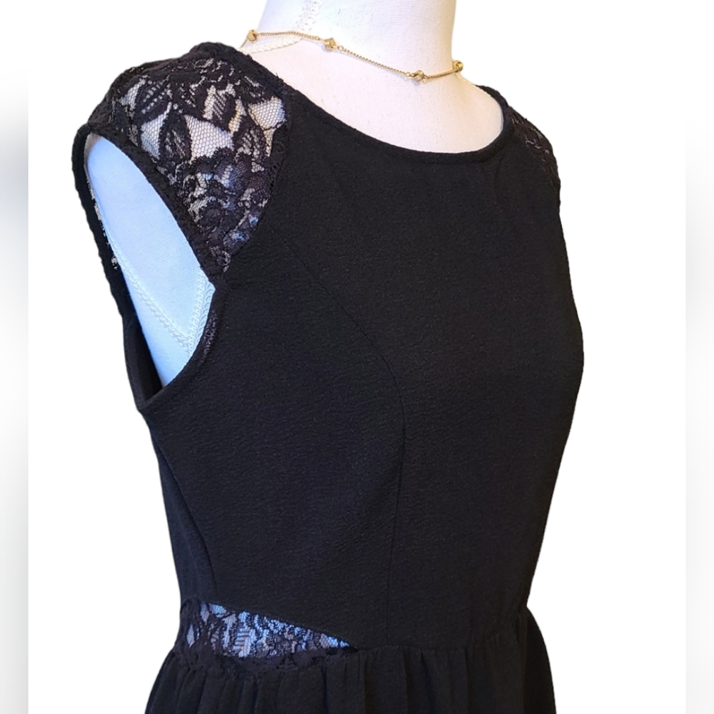 Dress - Picture 6 of 9